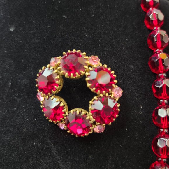 Red Glass Bead Necklace & Brooch - Picture 3 of 7